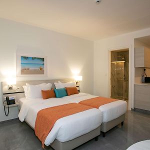Suite Queen Bed Kitchen Non-Smoking